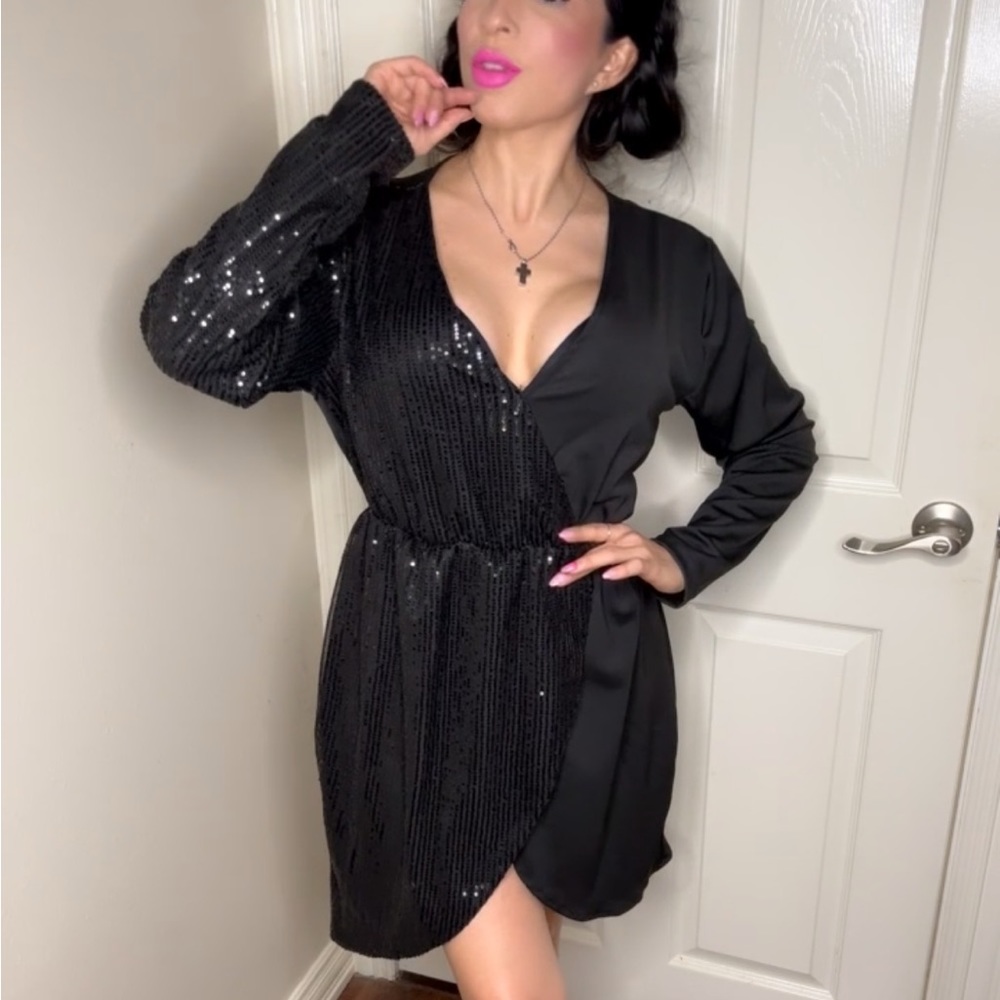 Like New- Black Long Sleeve Sequin Dress